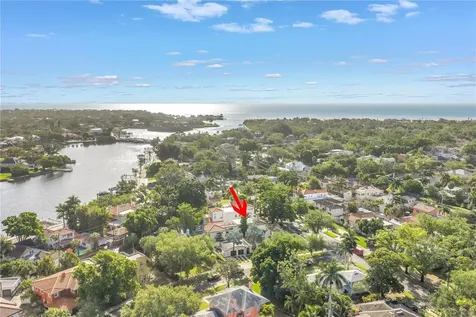325 22nd Avenue NE St Petersburg FL 33704