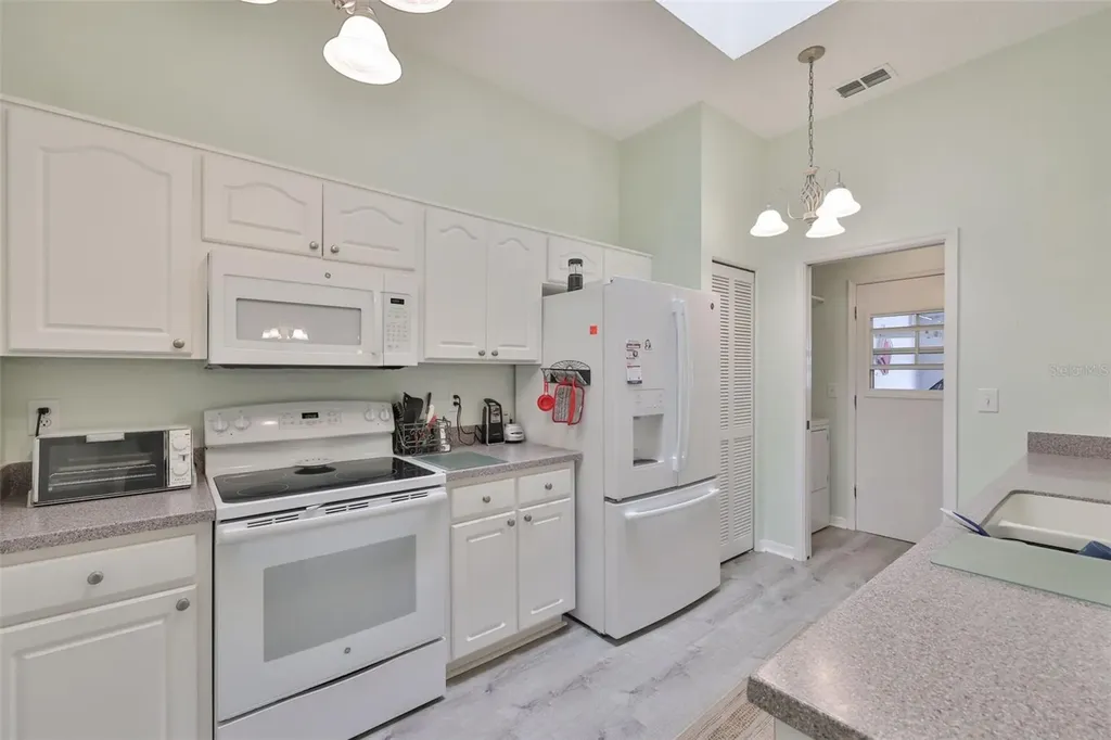 2414 Old Nantucket Court Sun City Center FL 33573