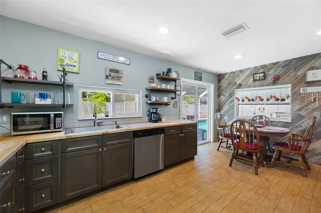 2424 Osprey Avenue Palm Harbor FL 34683
