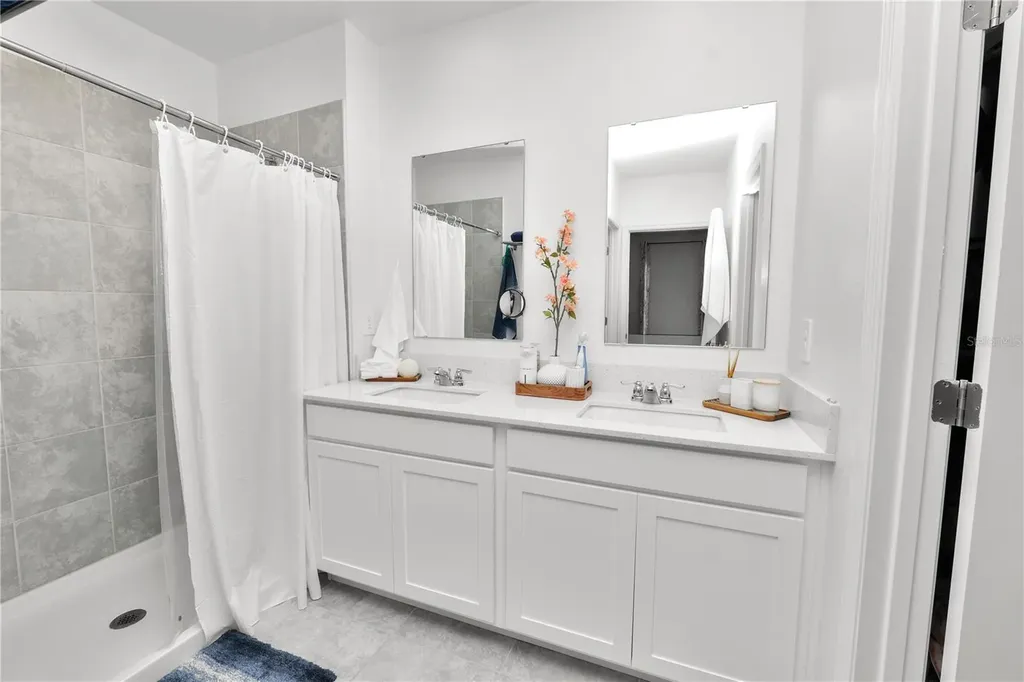 1740 White Water Court Davenport FL 33837