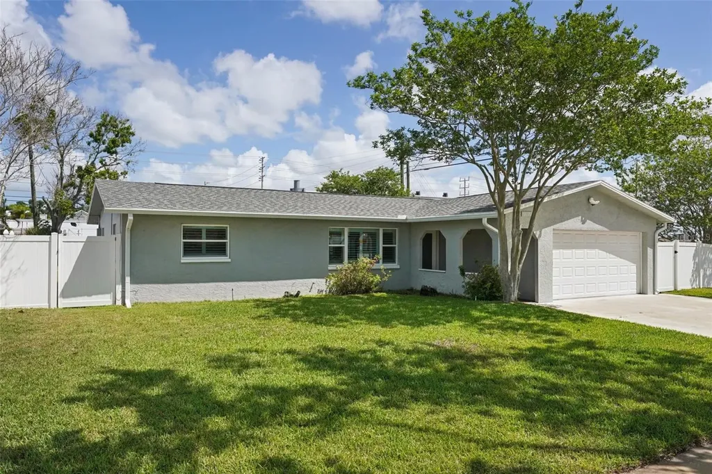 13133 Dorchester Drive Seminole FL 33776