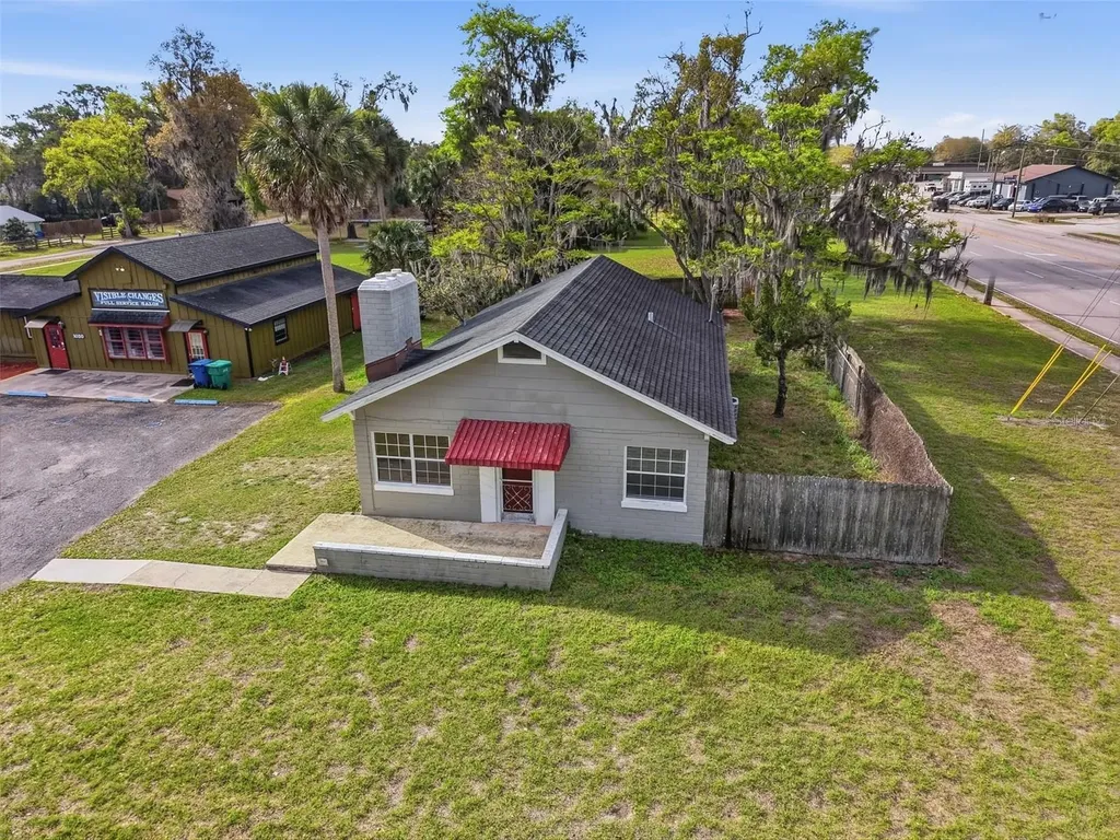 1030 Camphor Lane Deland FL 32720