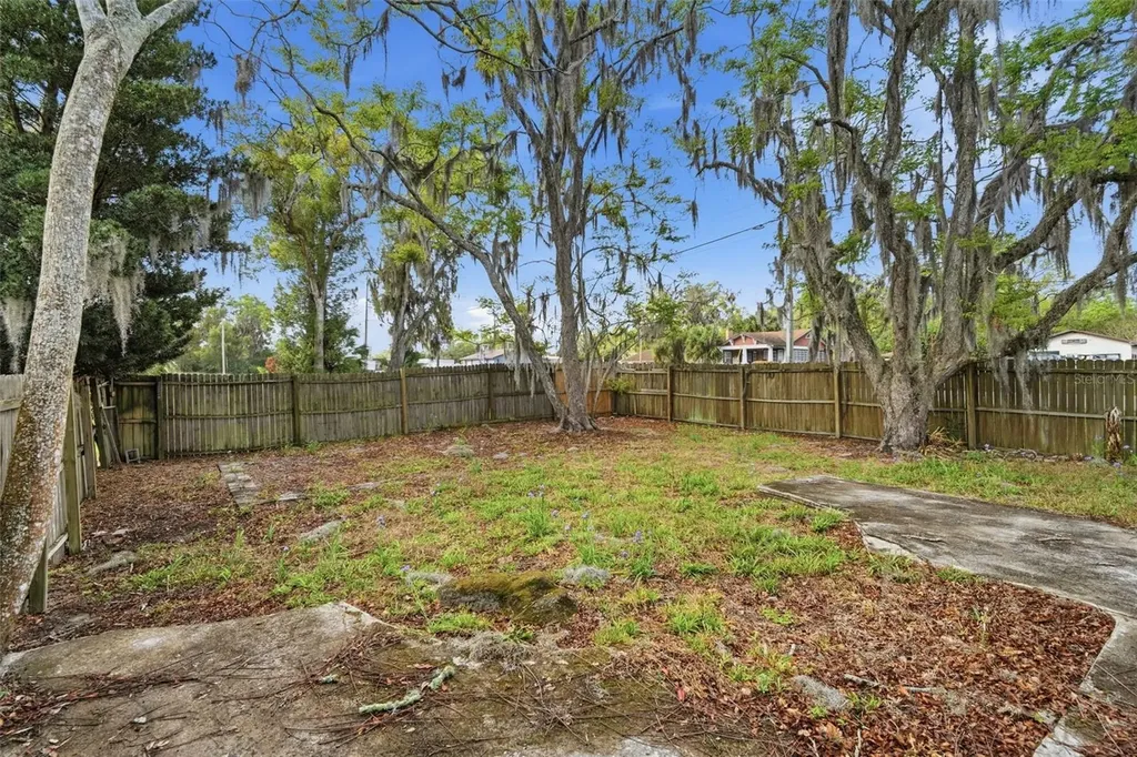 1030 Camphor Lane Deland FL 32720