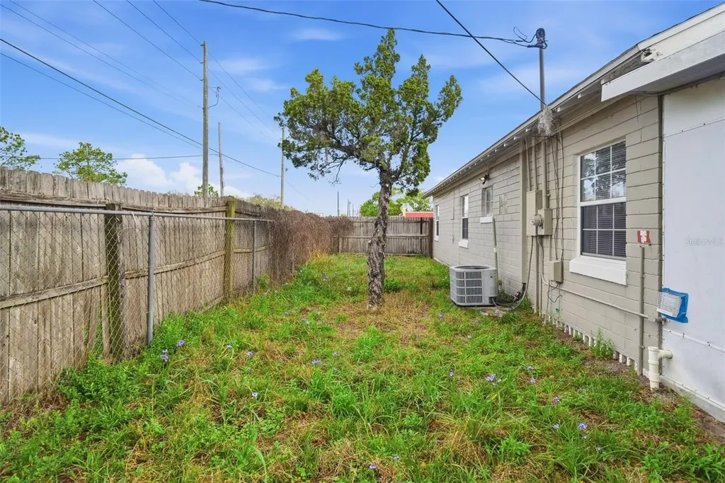 1030 Camphor Lane Deland FL 32720
