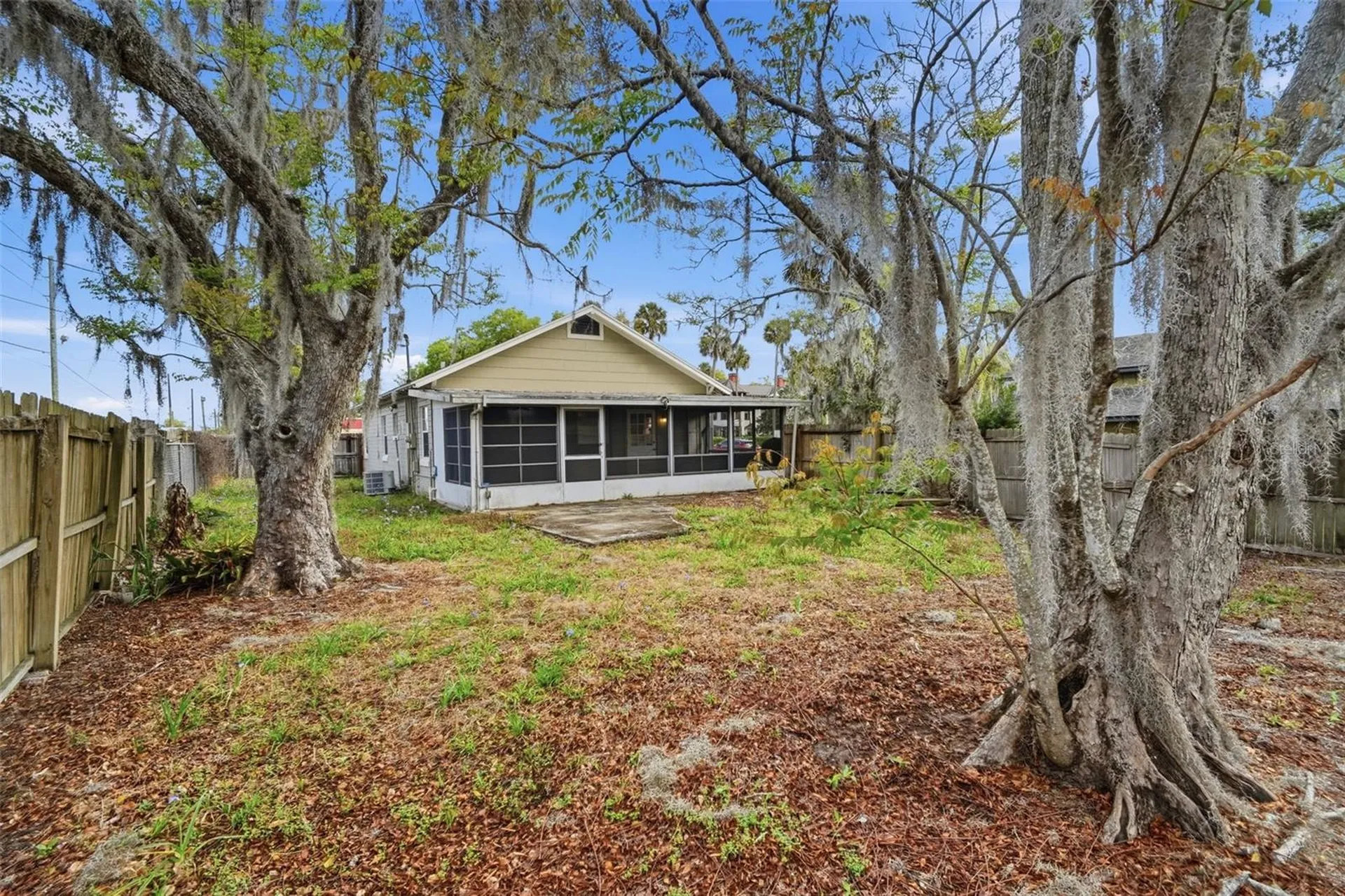1030 Camphor Lane Deland FL 32720