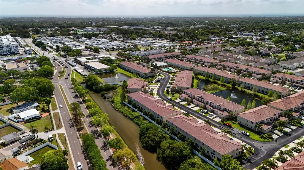 623 53rd Avenue N St Petersburg FL 33703