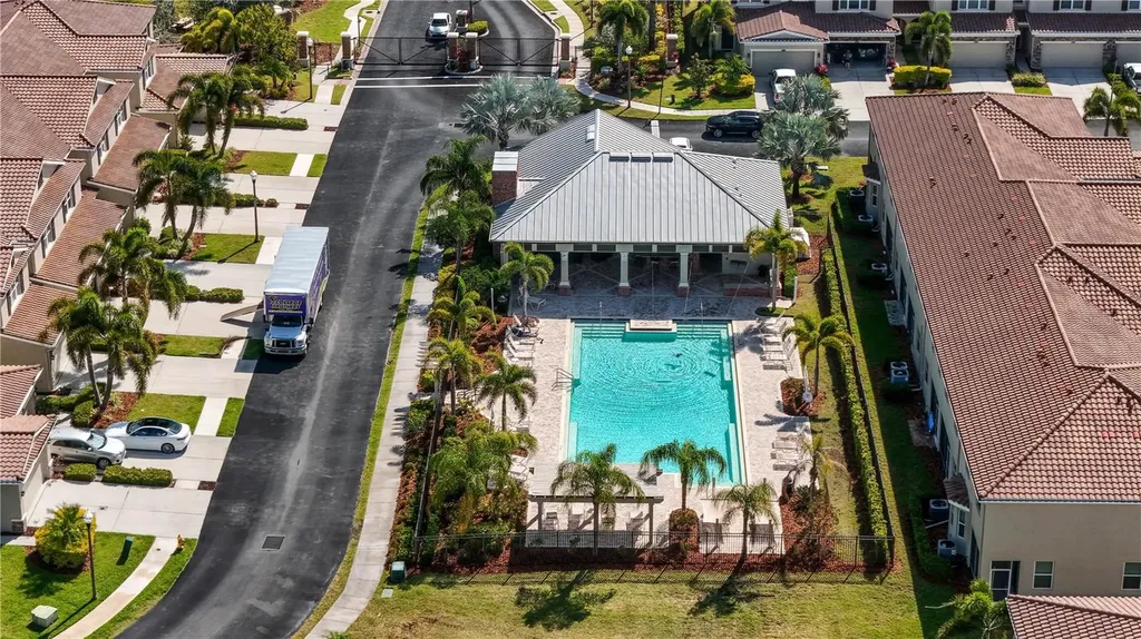 623 53rd Avenue N St Petersburg FL 33703