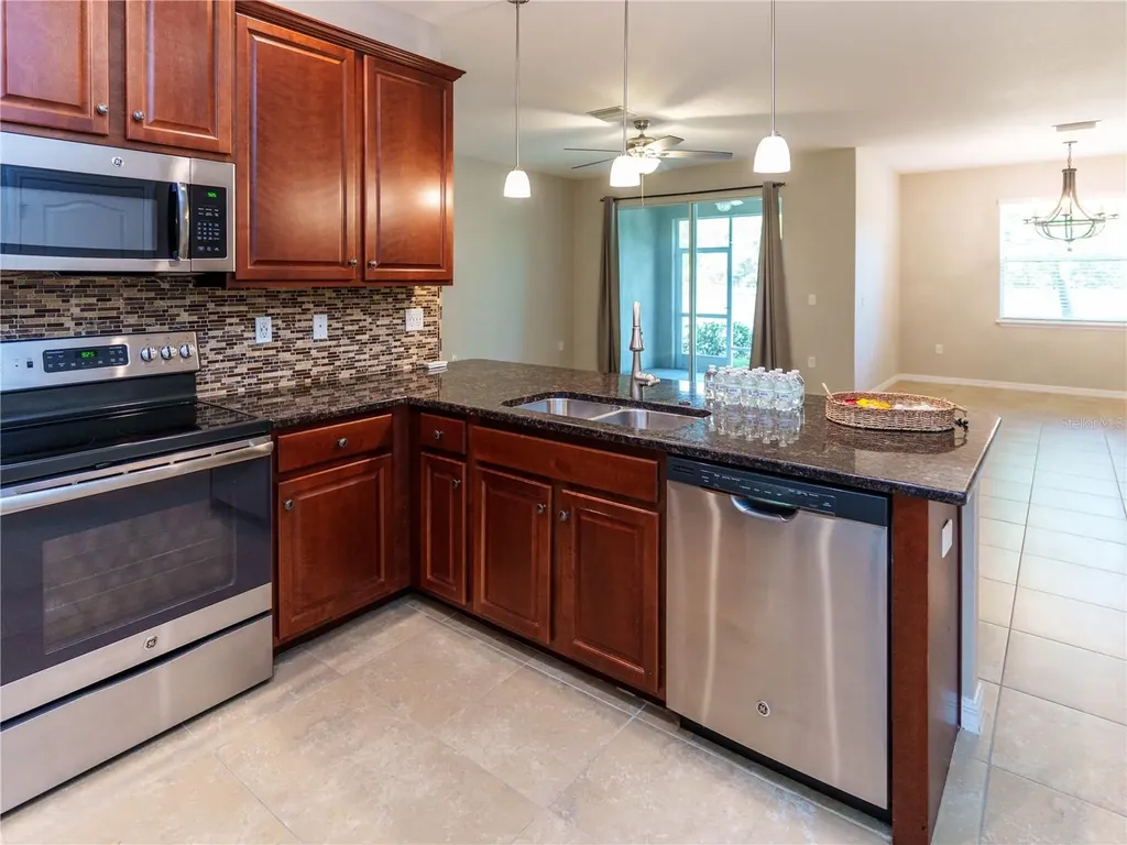 623 53rd Avenue N St Petersburg FL 33703