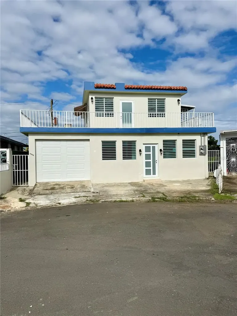 4R-45 Calle Roble / Lomas Verdes Bayamon PR 00956