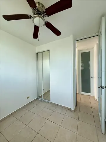 4R-45 Calle Roble / Lomas Verdes Bayamon PR 00956