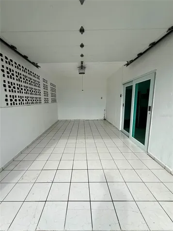 4R-45 Calle Roble / Lomas Verdes Bayamon PR 00956