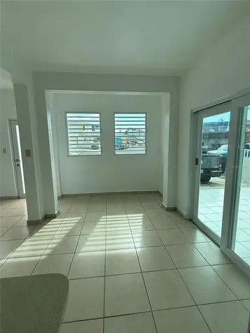 4R-45 Calle Roble / Lomas Verdes Bayamon PR 00956