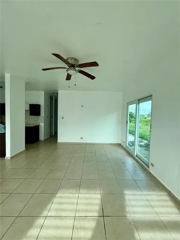4R-45 Calle Roble / Lomas Verdes Bayamon PR 00956
