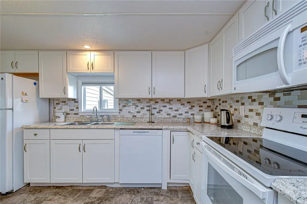 38634 Lansing Avenue Zephyrhills FL 33542