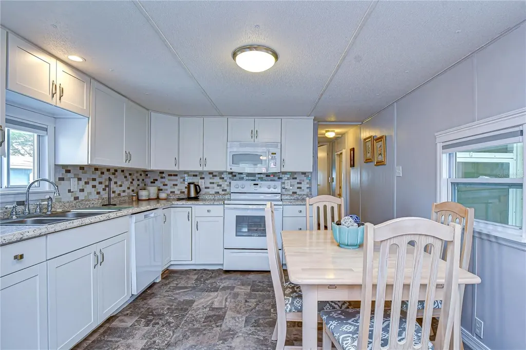 38634 Lansing Avenue Zephyrhills FL 33542