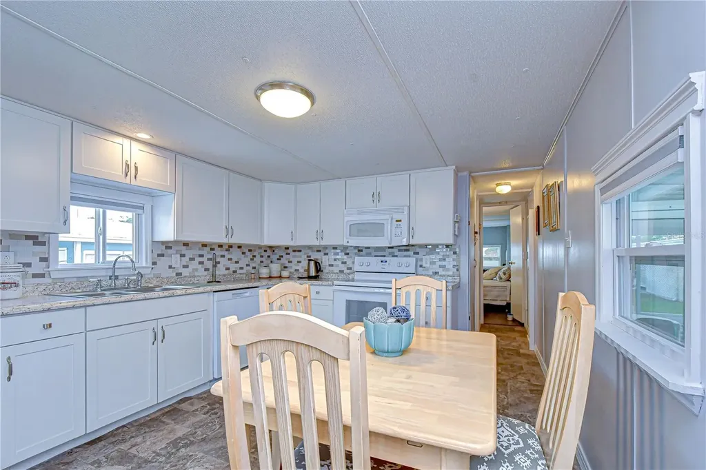 38634 Lansing Avenue Zephyrhills FL 33542