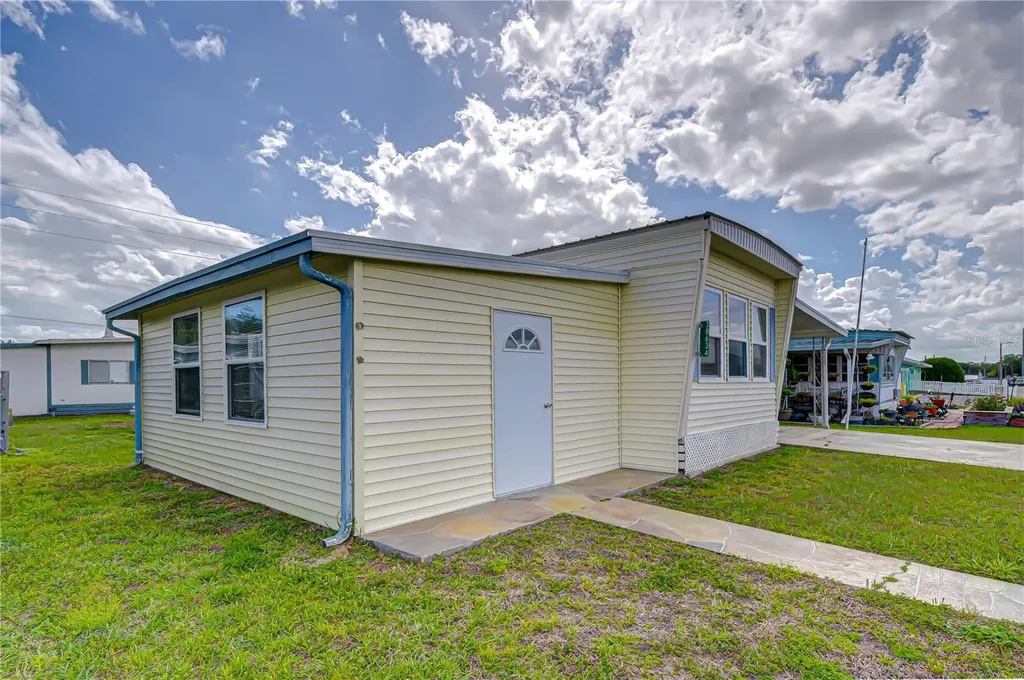 38634 Lansing Avenue Zephyrhills FL 33542