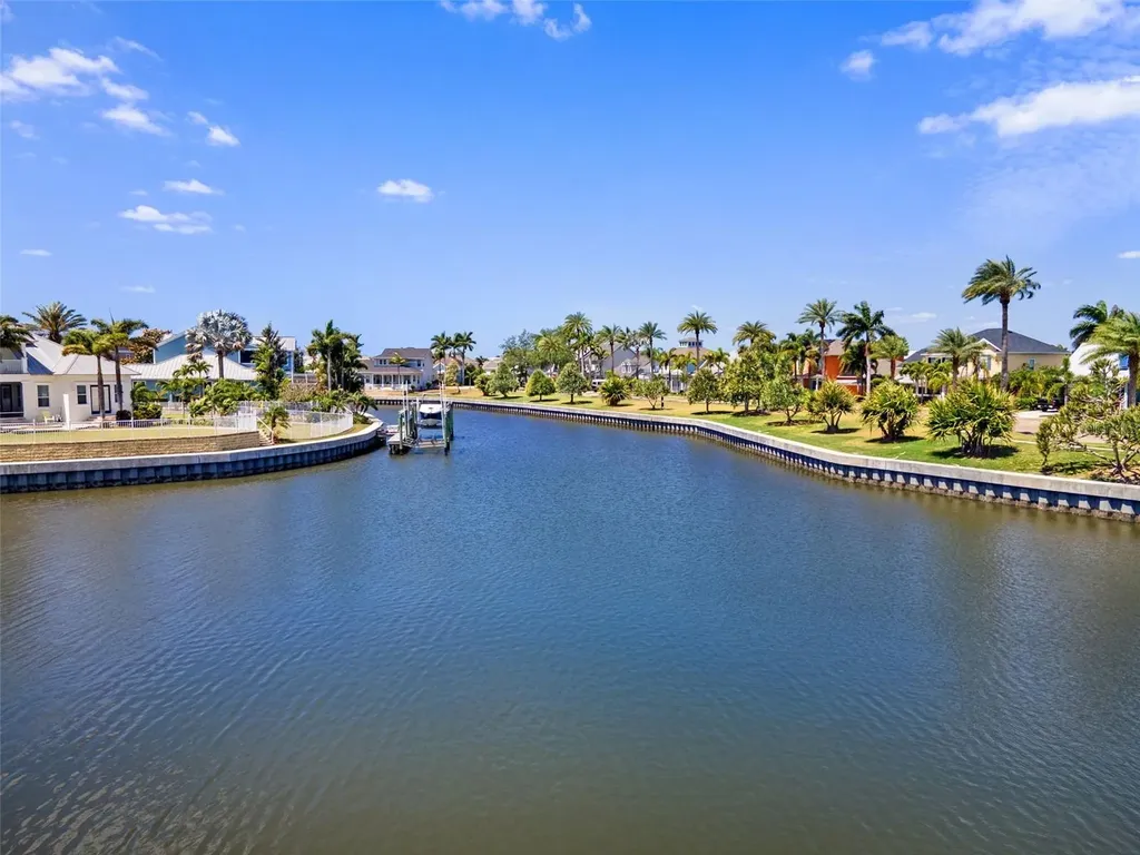 5702 Tides Place Apollo Beach FL 33572