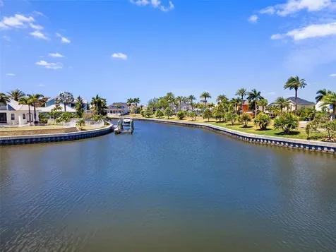5702 Tides Place Apollo Beach FL 33572