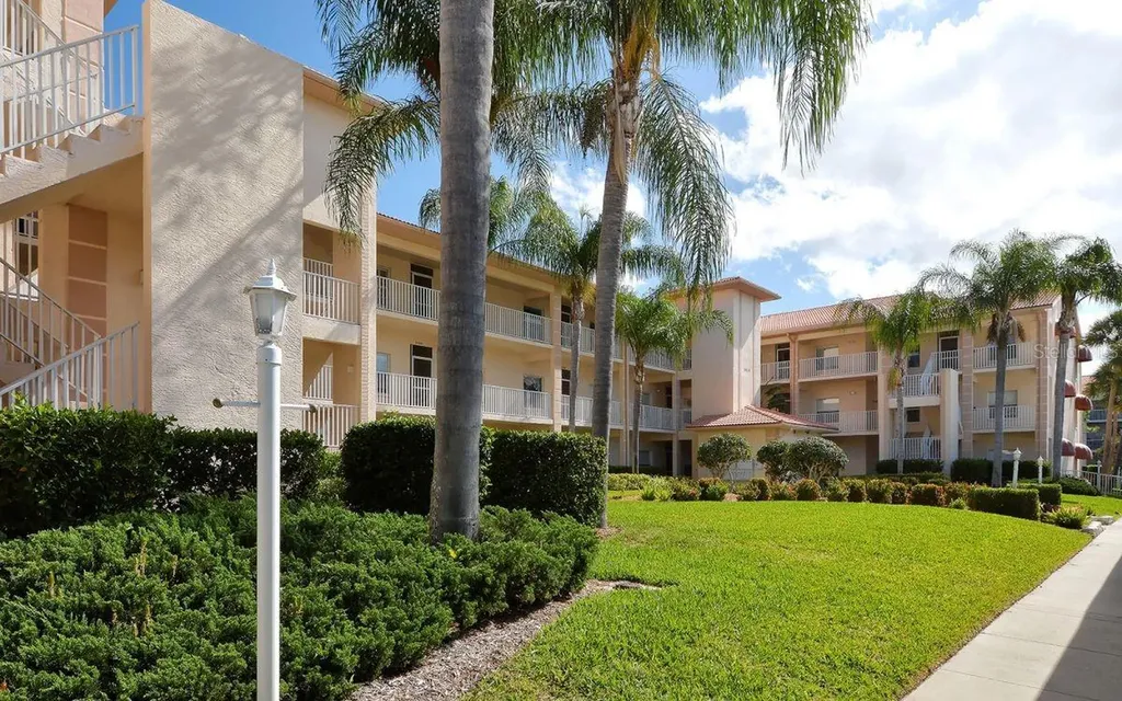 9630 Club South Circle Sarasota FL 34238