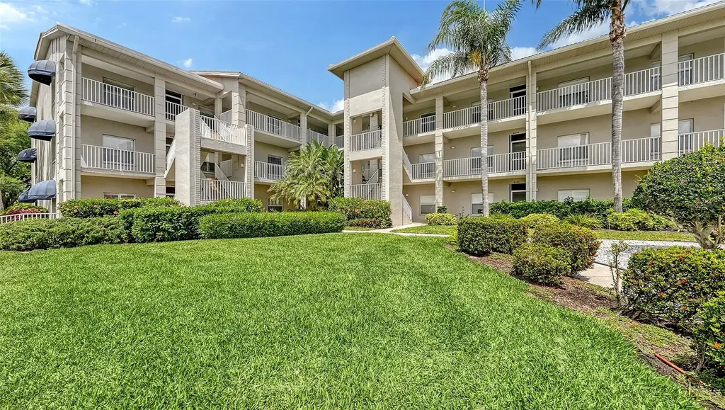 9630 Club South Circle Sarasota FL 34238