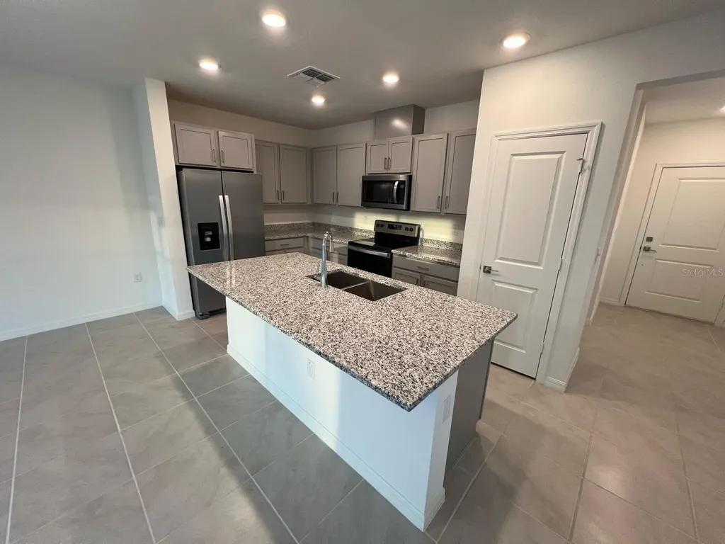 680 Stoney Point Circle Davenport FL 33896