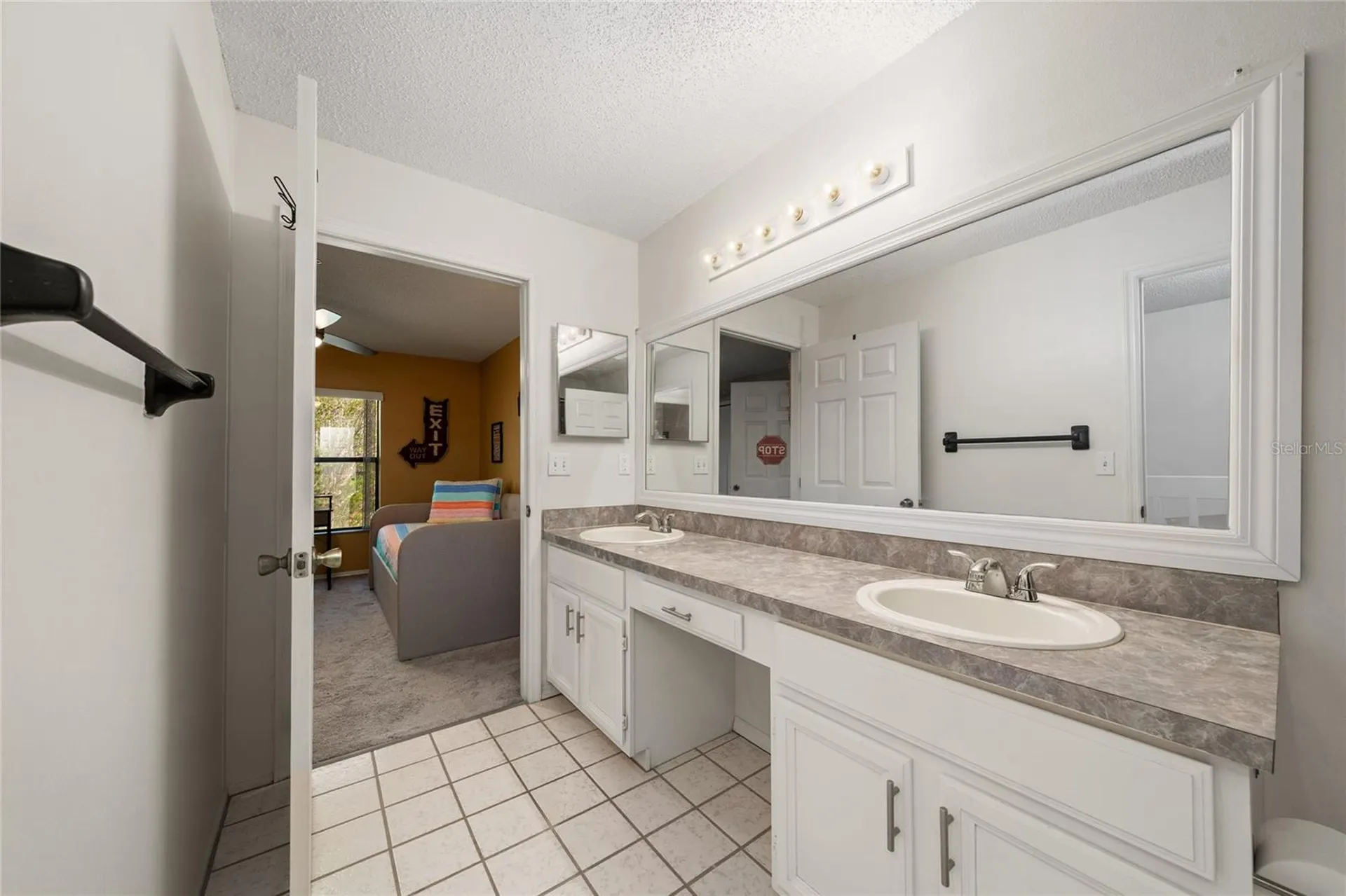 703 Swan Lane Altamonte Springs FL 32701