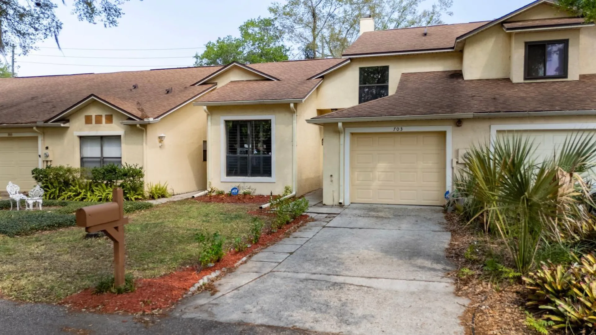 703 Swan Lane Altamonte Springs FL 32701