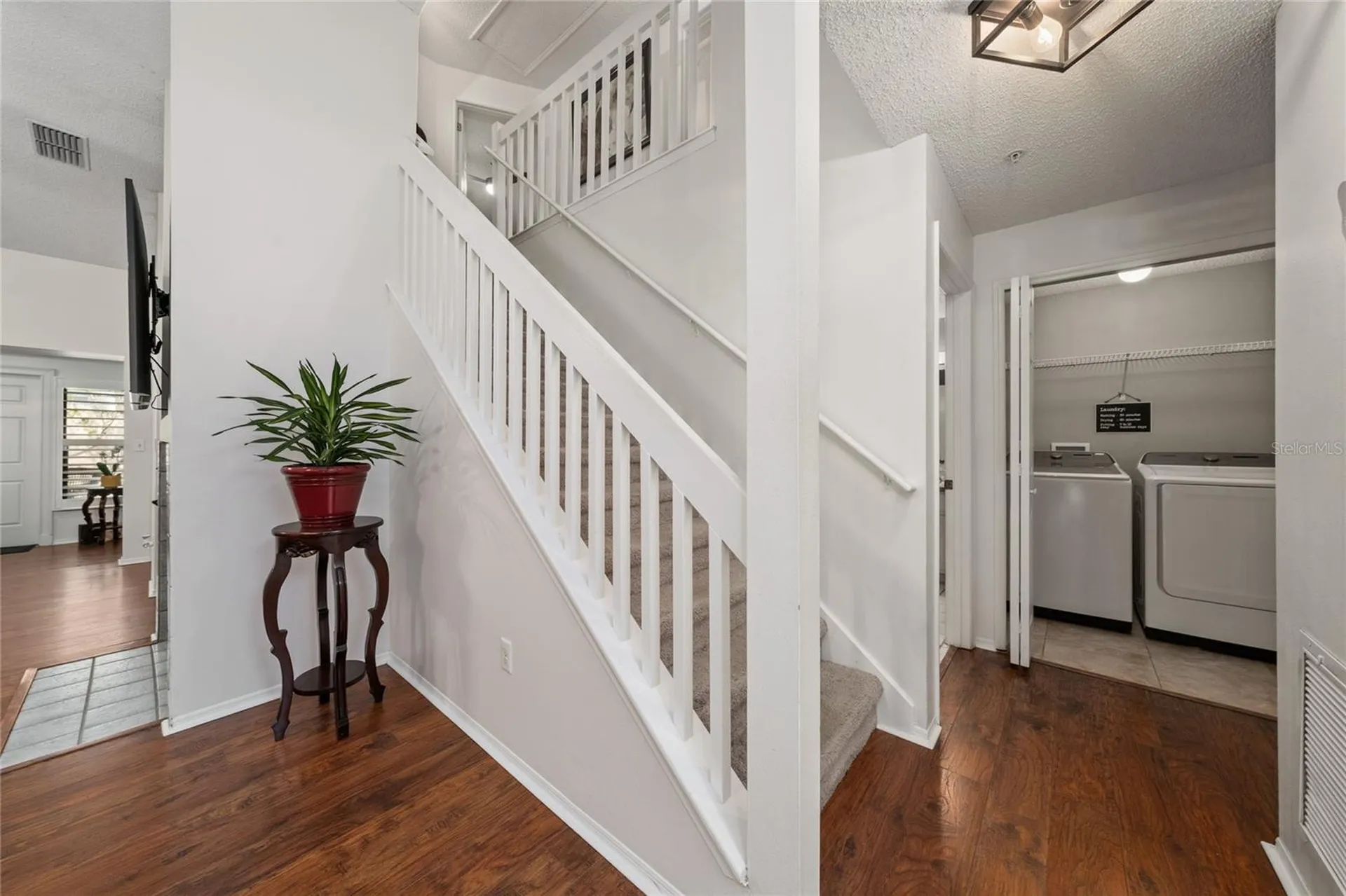 703 Swan Lane Altamonte Springs FL 32701