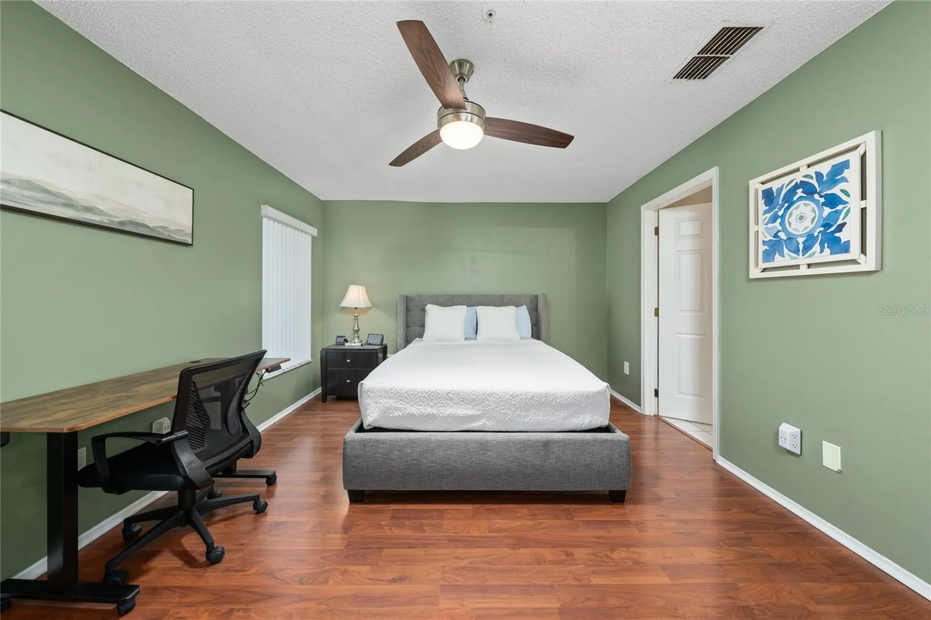 703 Swan Lane Altamonte Springs FL 32701