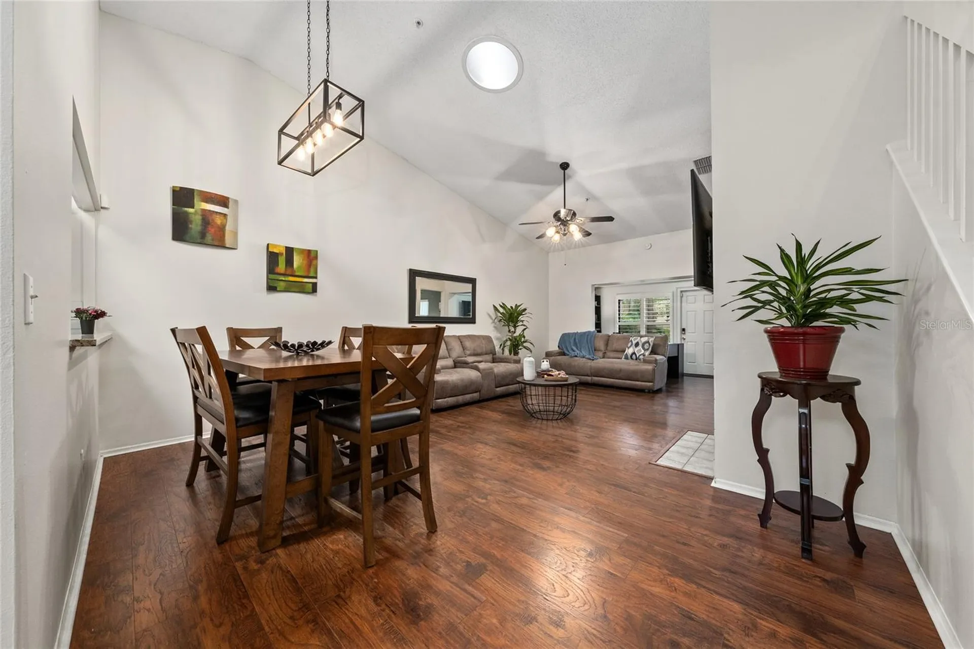 703 Swan Lane Altamonte Springs FL 32701