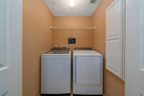 703 Swan Lane Altamonte Springs FL 32701