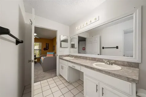 703 Swan Lane Altamonte Springs FL 32701