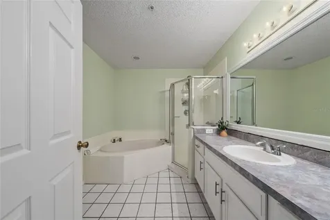 703 Swan Lane Altamonte Springs FL 32701
