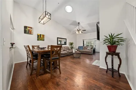 703 Swan Lane Altamonte Springs FL 32701