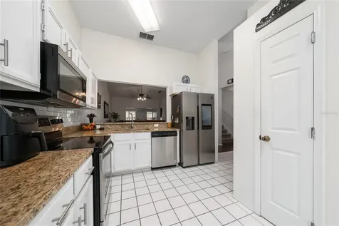 703 Swan Lane Altamonte Springs FL 32701