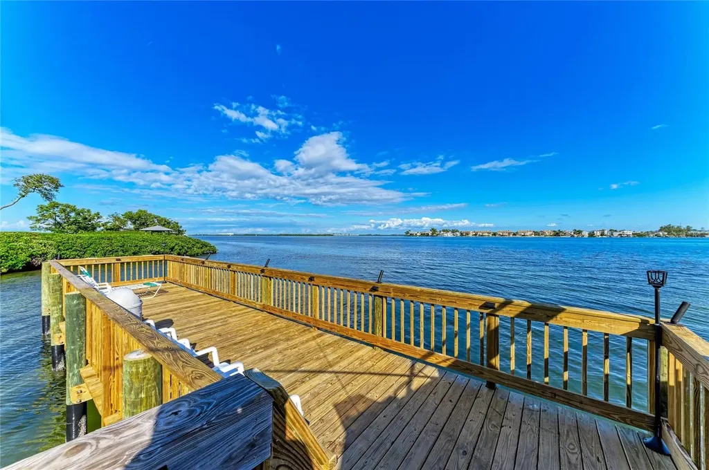 1603 Gulf Dr N Bradenton Beach FL 34217