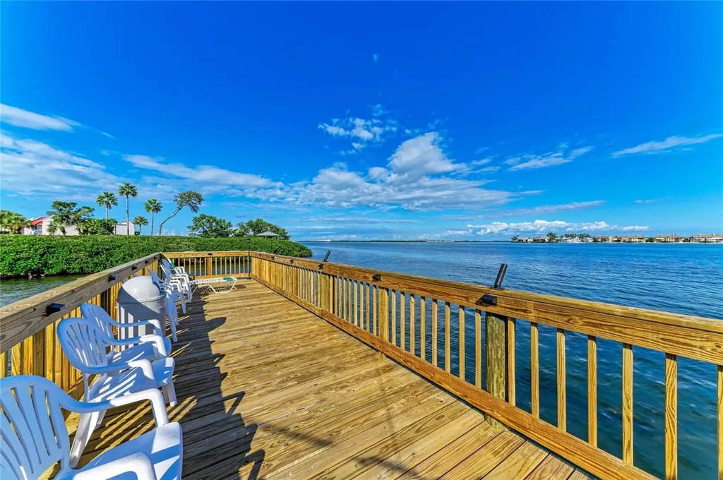 1603 Gulf Dr N Bradenton Beach FL 34217