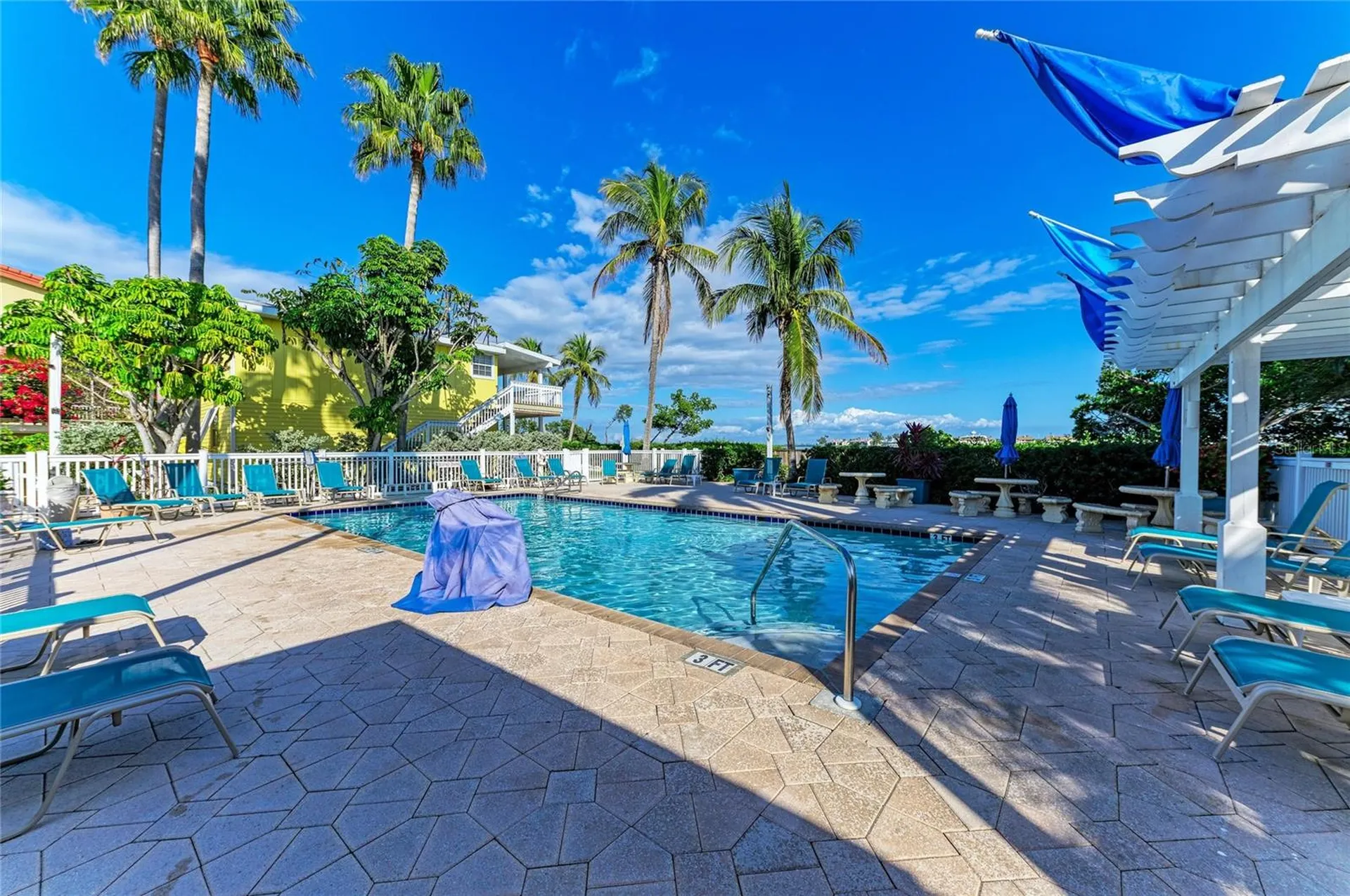 1603 Gulf Dr N Bradenton Beach FL 34217