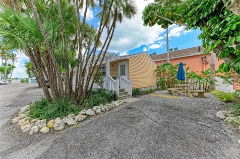 1603 Gulf Dr N Bradenton Beach FL 34217