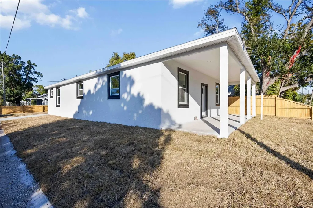 520 12th Avenue W Bradenton FL 34205