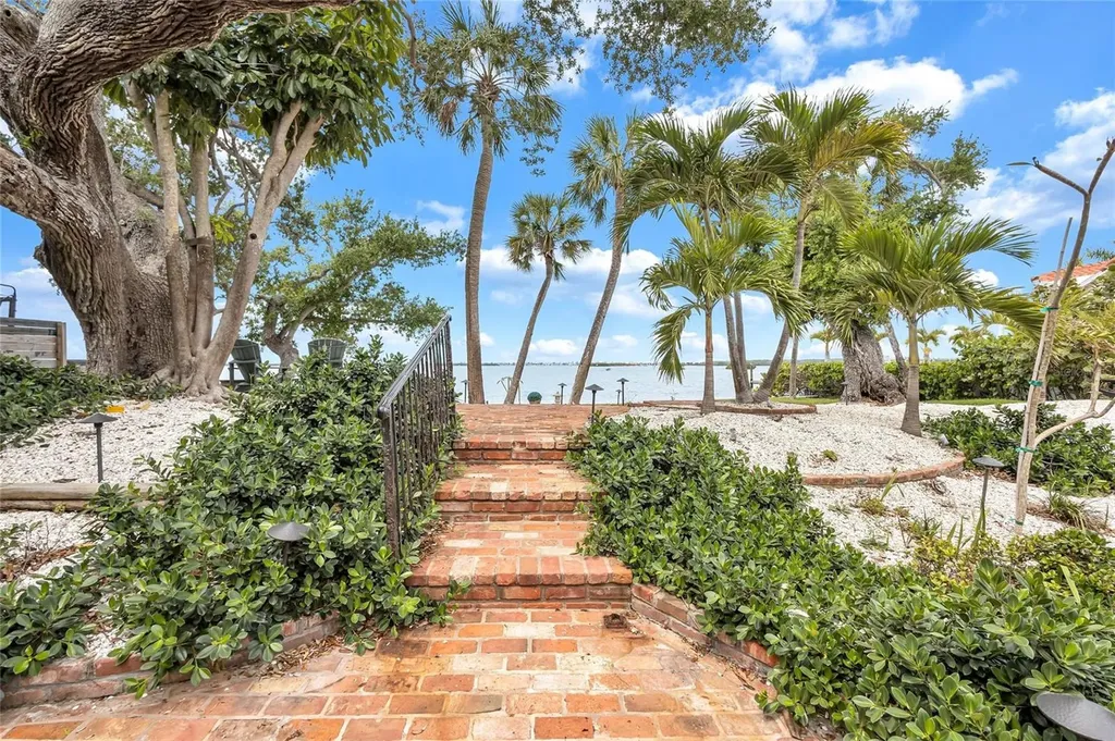 2612 Keystone Court N St Petersburg FL 33710
