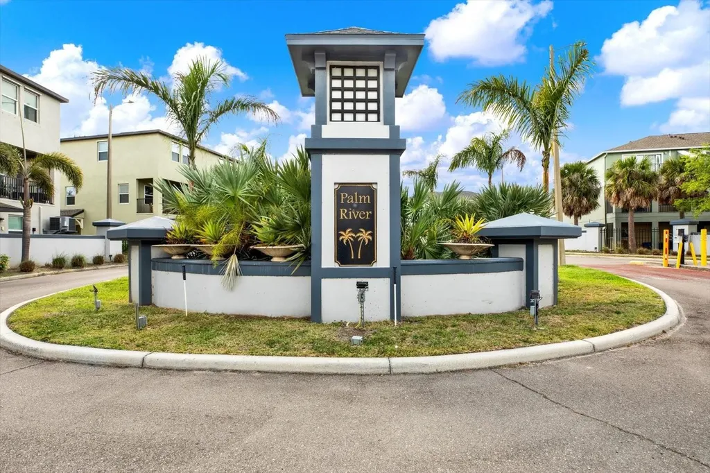 4732 Pickering Harbor Place Tampa FL 33619