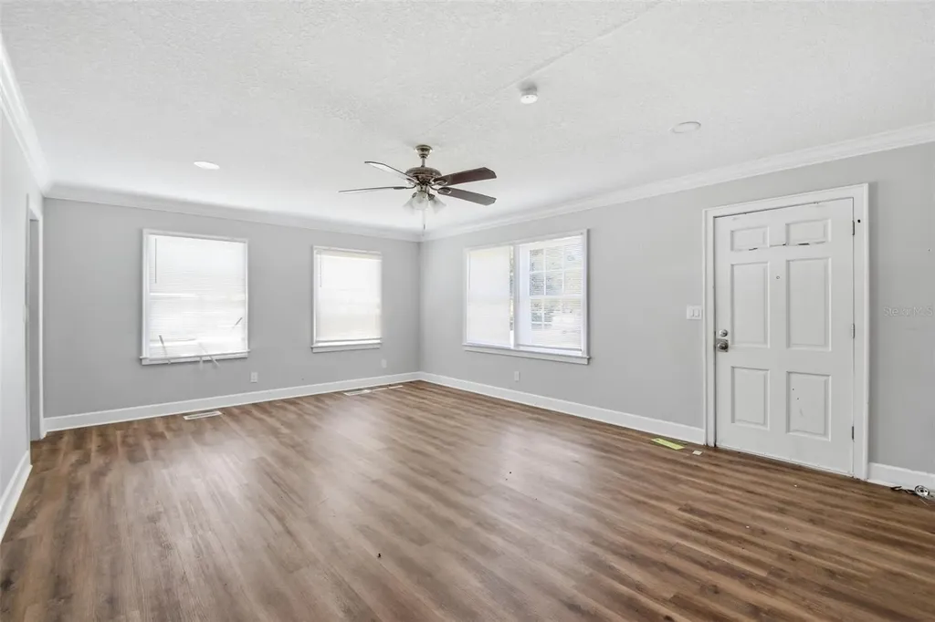 2513 16th Avenue W Bradenton FL 34205