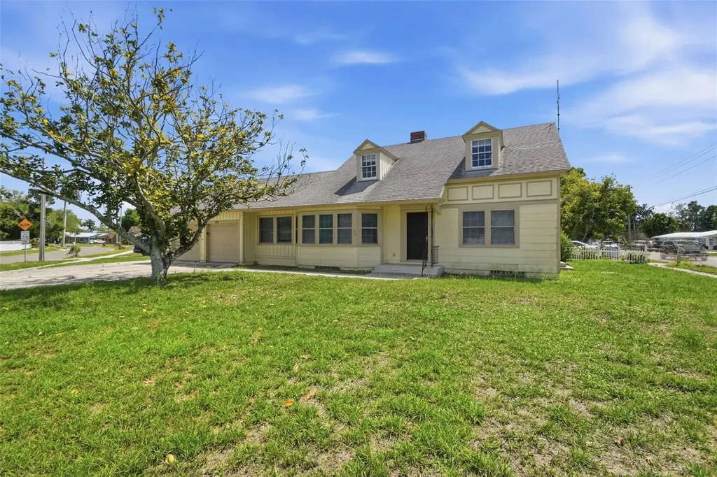 2513 16th Avenue W Bradenton FL 34205
