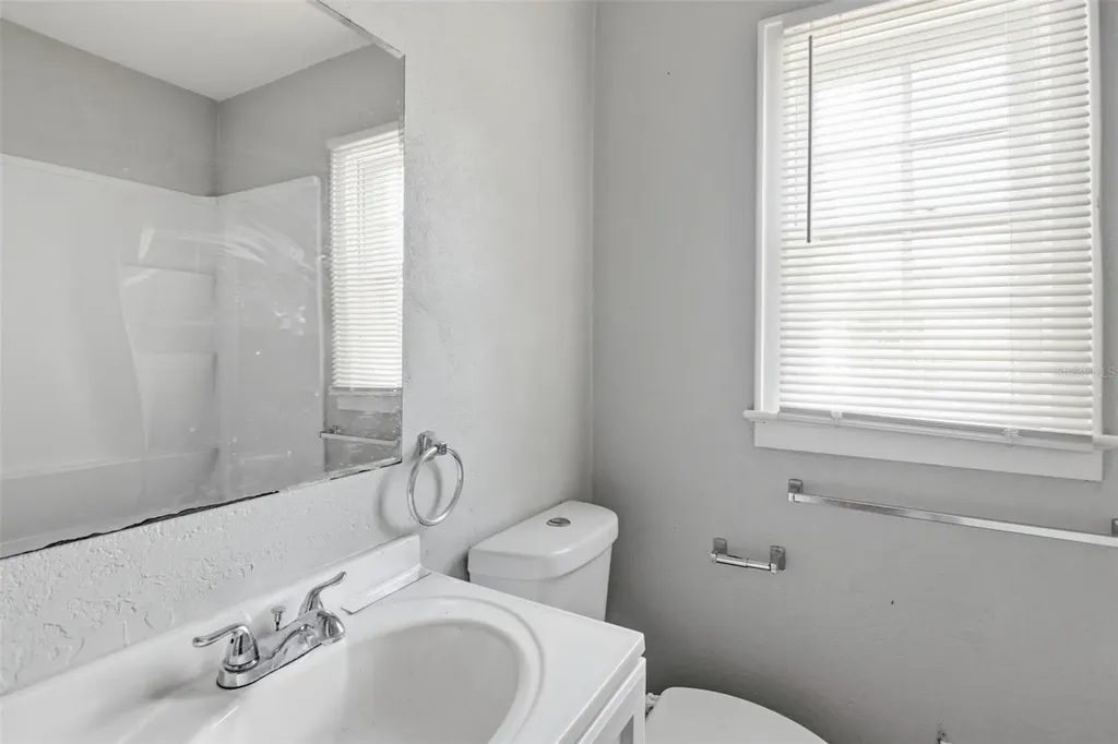 2513 16th Avenue W Bradenton FL 34205