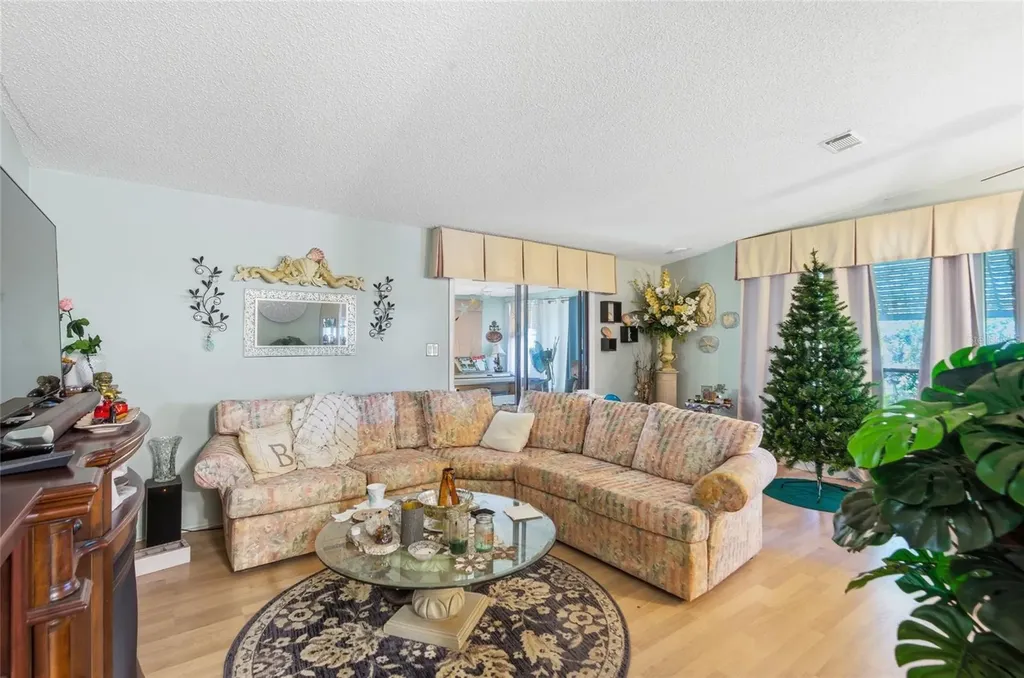 1537 Doral Circle Lady Lake FL 32159