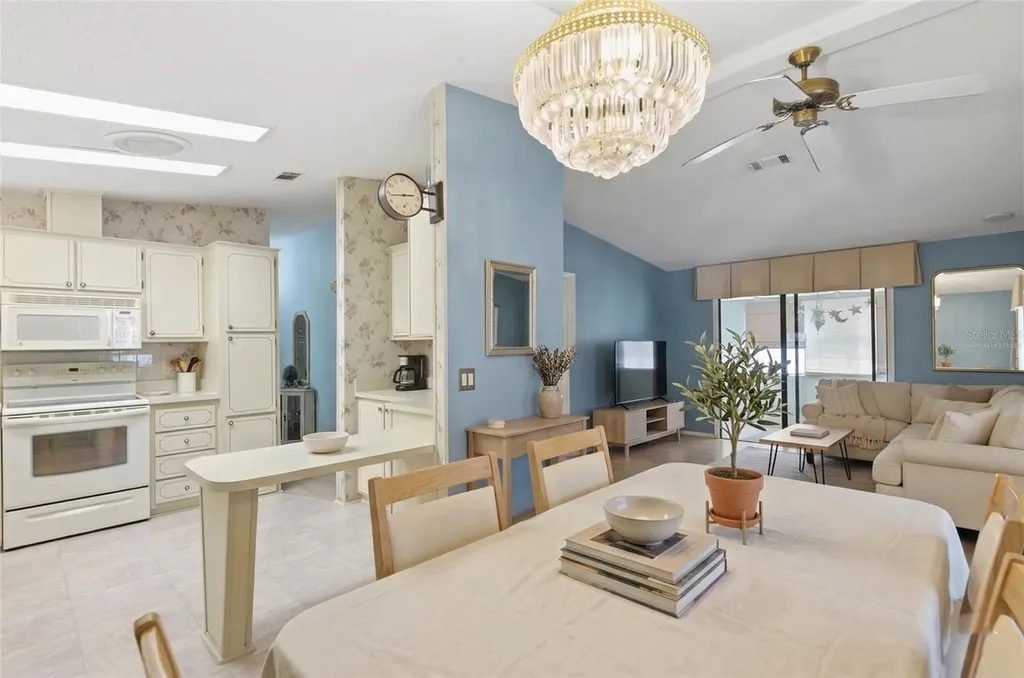 1537 Doral Circle Lady Lake FL 32159