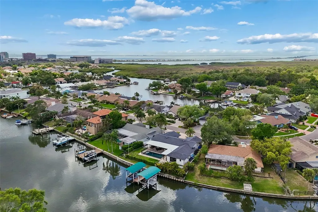 4213 Saltwater Boulevard Tampa FL 33615