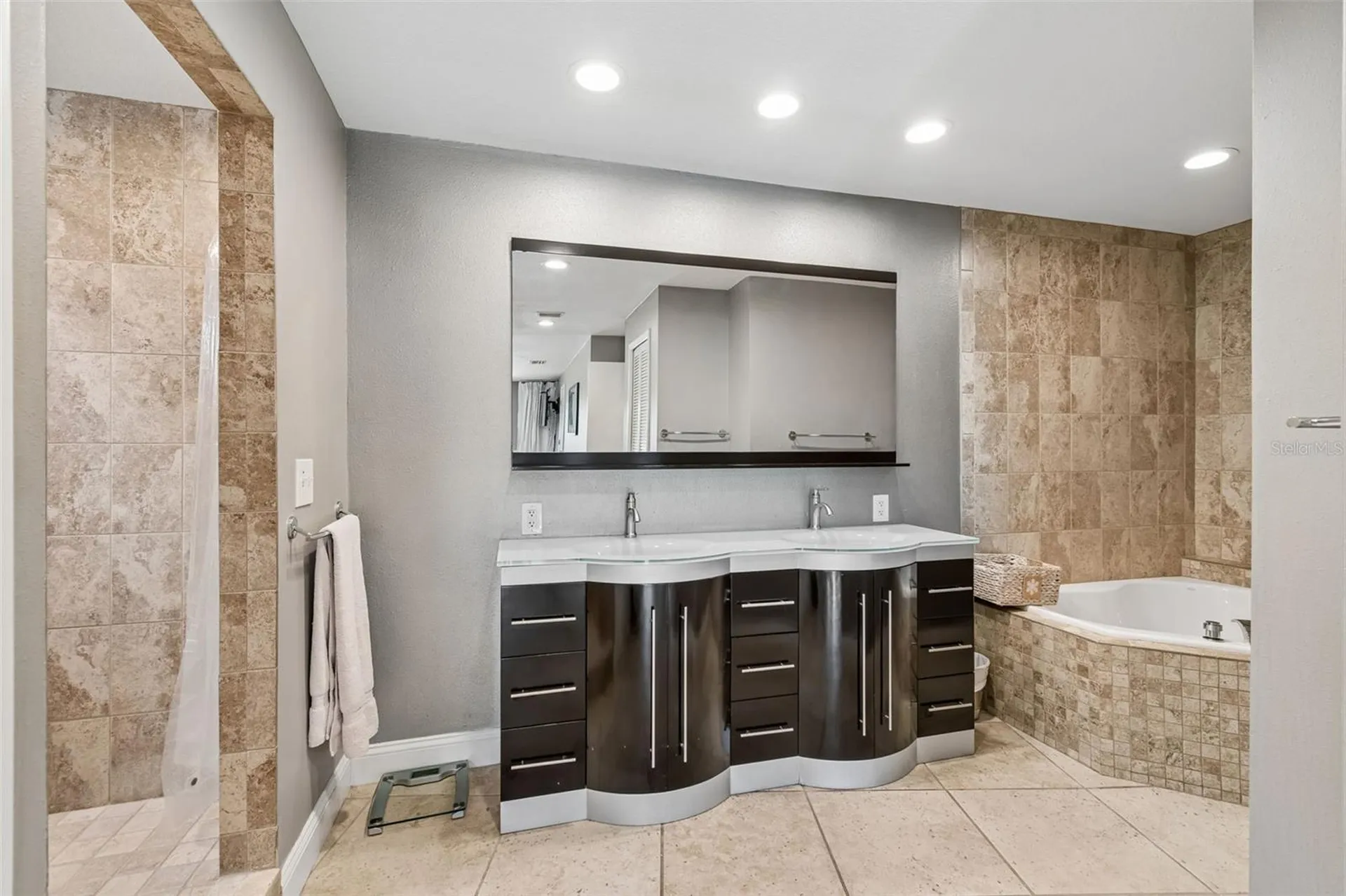 4213 Saltwater Boulevard Tampa FL 33615